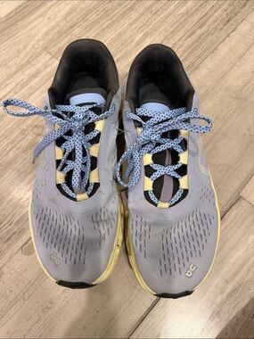 On Running Women's Cloudflow Sneakers — Light Gray and Pale Yellow